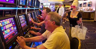 Filipino players browsing i8ph sports and casino categories on mobile
